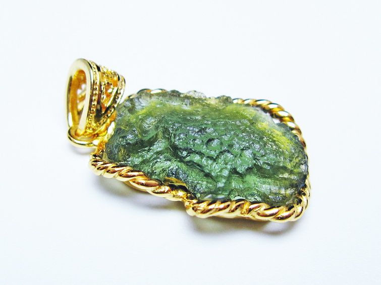 モルダバイト ペンダント 原石 ペンダントトップ 199-421