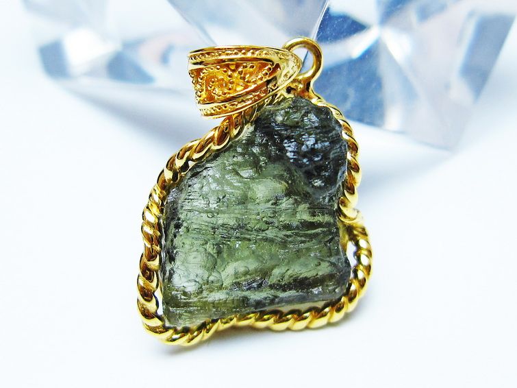 モルダバイト ペンダント 原石 ペンダントトップ 199-422