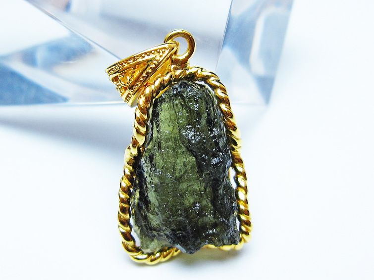 モルダバイト ペンダント 原石 ペンダントトップ 199-424