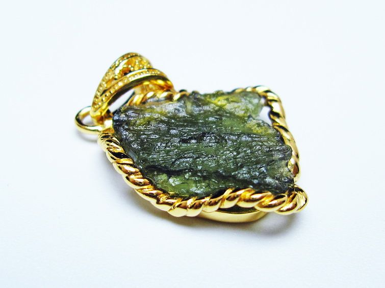 モルダバイト ペンダント 原石 ペンダントトップ 199-427