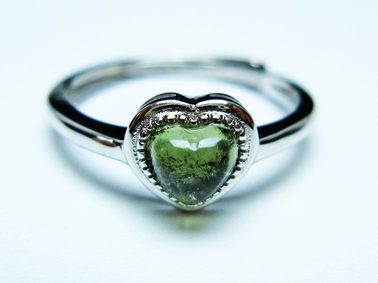 モルダバイト リング 指輪 ハート 13号 フリーサイズ 一点物 199-432