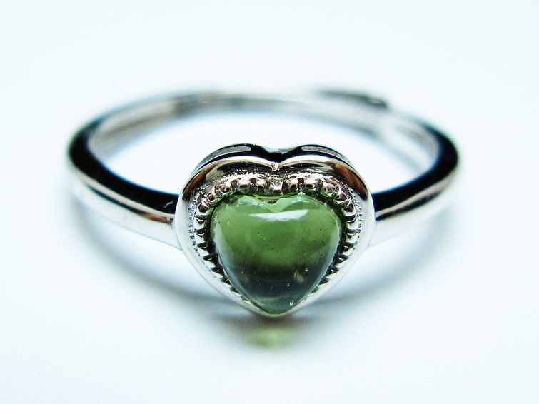 モルダバイト リング 指輪 ハート 13号 フリーサイズ 一点物 199-436
