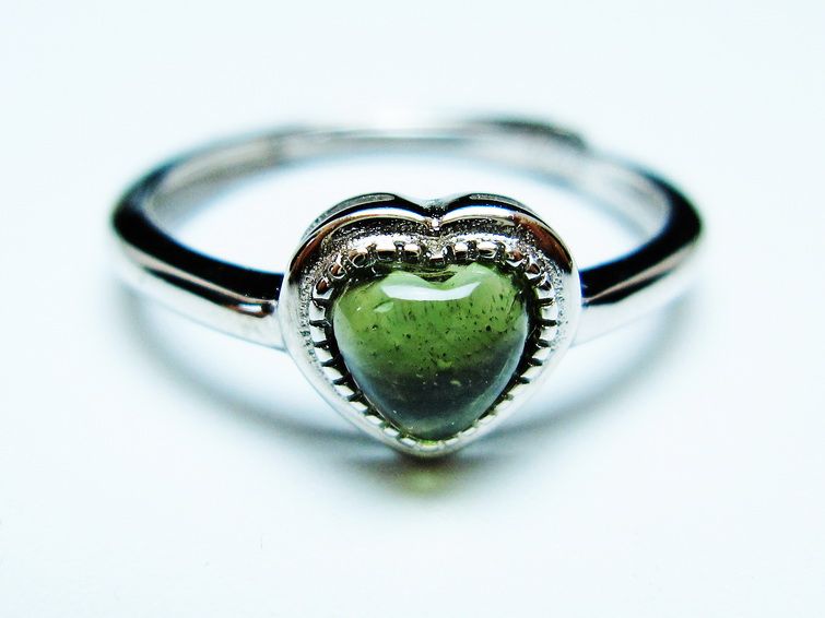 モルダバイト リング 指輪 ハート 13号 フリーサイズ 一点物 199-437