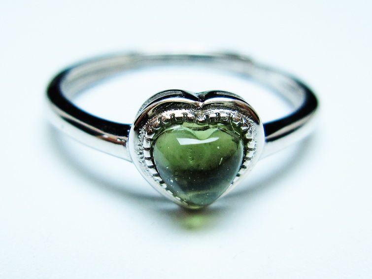 モルダバイト リング 指輪 ハート 15号 フリーサイズ 一点物 199-440