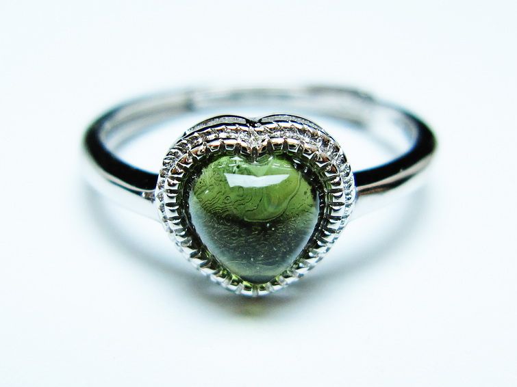 モルダバイト リング 指輪 ハート 13号 フリーサイズ 一点物 199-443