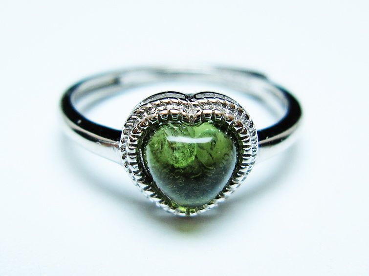 モルダバイト リング 指輪 ハート 11号 フリーサイズ 一点物 199-445