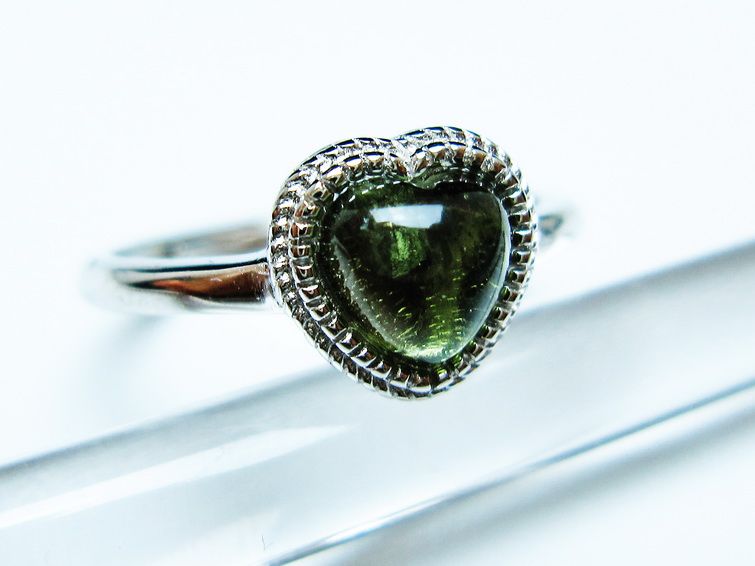 モルダバイト リング 指輪 ハート 11号 フリーサイズ 一点物 199-445