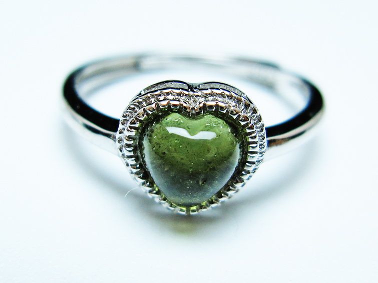 モルダバイト リング 指輪 ハート 13号 フリーサイズ 一点物 199-447