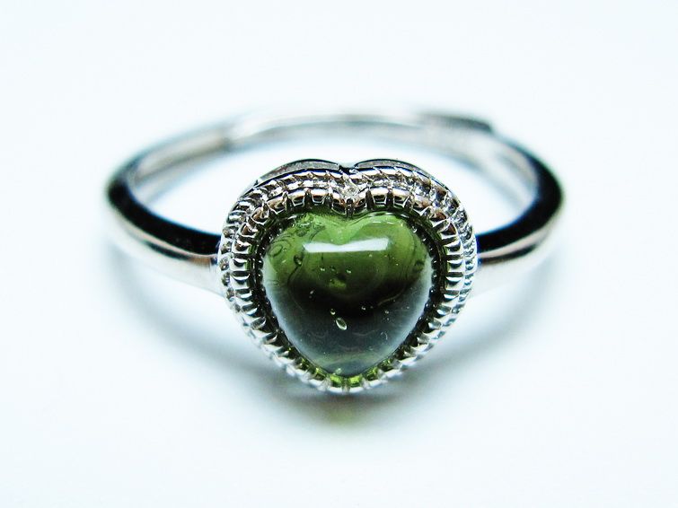 モルダバイト リング 指輪 ハート 12号 フリーサイズ 一点物 199-448