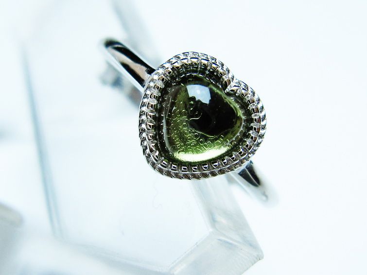 モルダバイト リング 指輪 ハート 13号 フリーサイズ 一点物 199-449