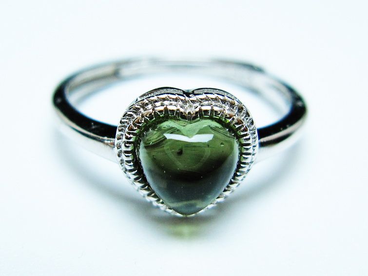 モルダバイト リング 指輪 ハート 11号 フリーサイズ 一点物 199-452