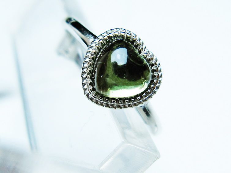 モルダバイト リング 指輪 ハート 11号 フリーサイズ 一点物 199-452