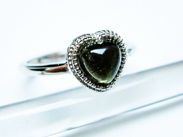 モルダバイト リング 指輪 ハート 11号 フリーサイズ 一点物 199-455