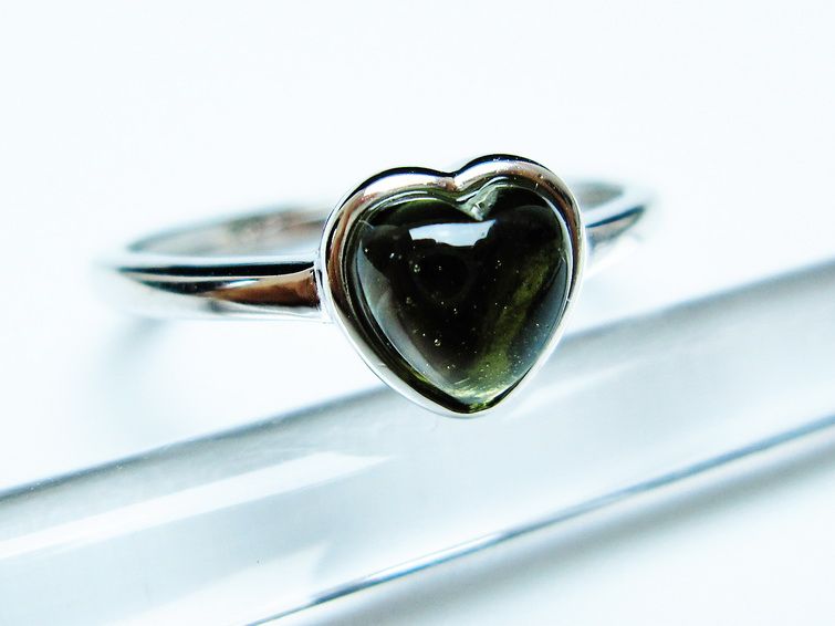 モルダバイト リング 指輪 ハート 15号 フリーサイズ 一点物 199-457