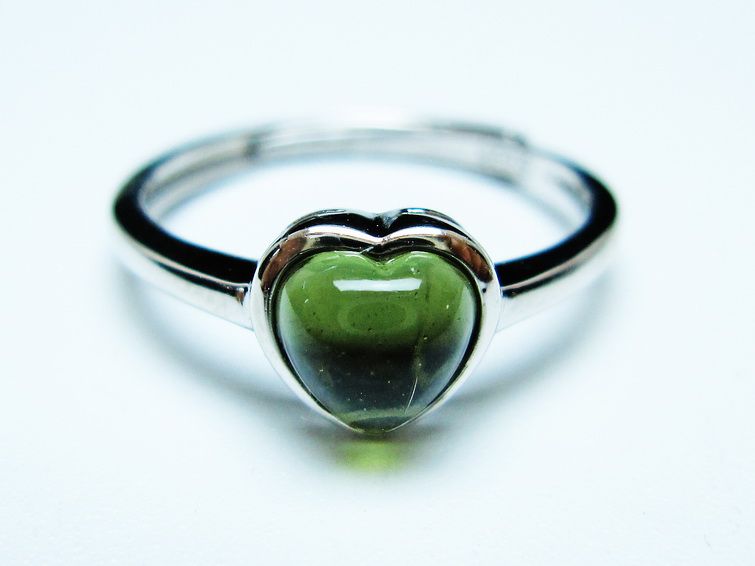モルダバイト リング 指輪 ハート 13号 フリーサイズ 一点物 199-458