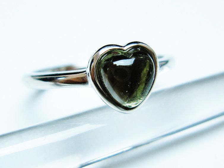 モルダバイト リング 指輪 ハート 12号 フリーサイズ 一点物 199-461
