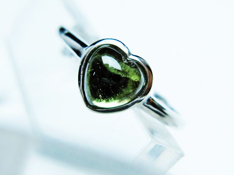 モルダバイト リング 指輪 ハート 13号 フリーサイズ 一点物 199-462