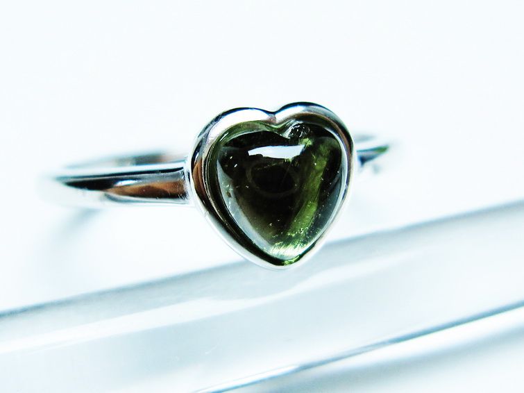 モルダバイト リング 指輪 ハート 13号 フリーサイズ 一点物 199-462