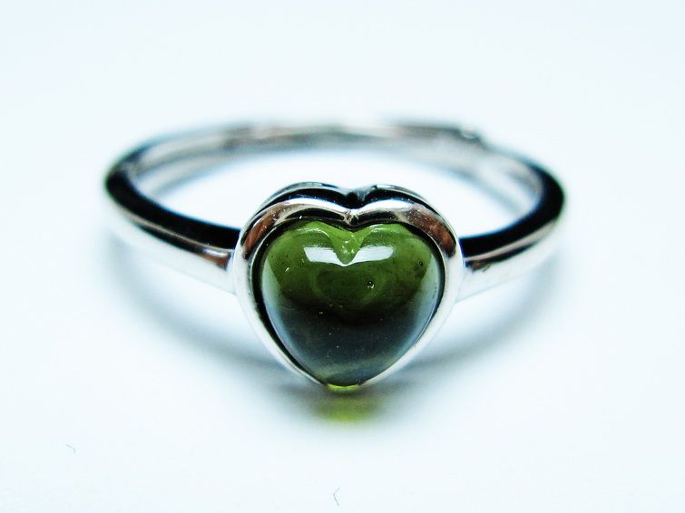 モルダバイト リング 指輪 ハート 12号 フリーサイズ 一点物 199-465