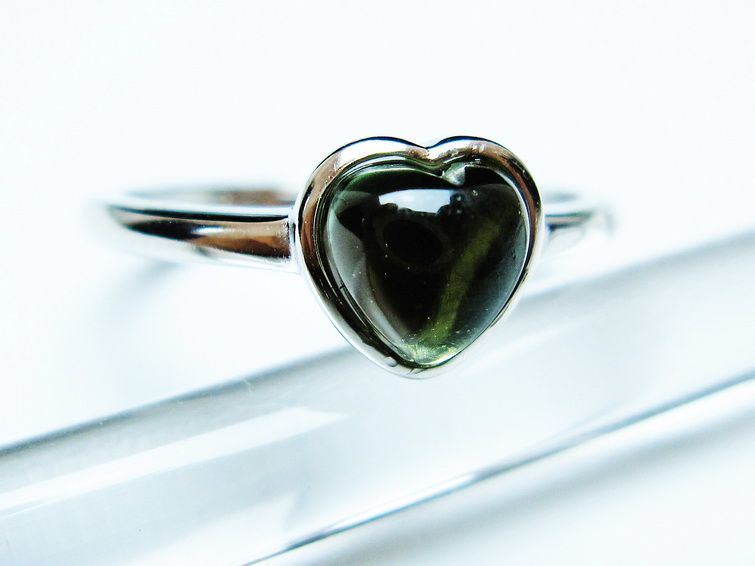 モルダバイト リング 指輪 ハート 14号 フリーサイズ 一点物 199-466