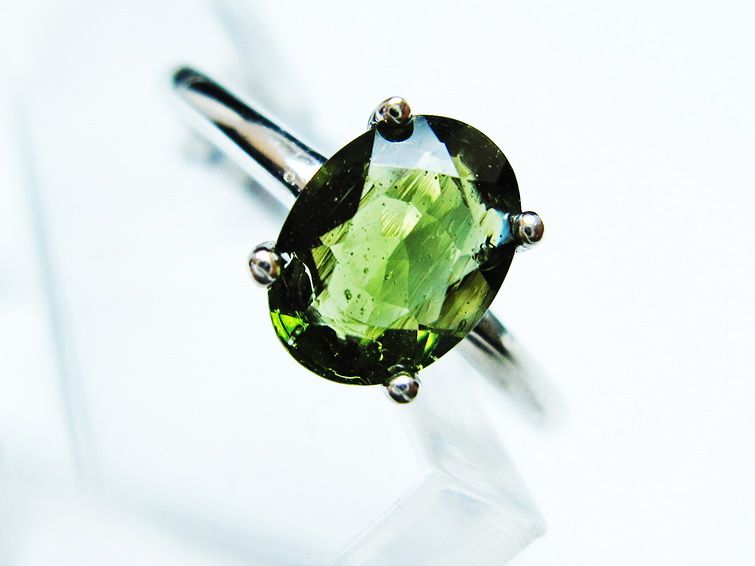 モルダバイト リング 指輪 14号 フリーサイズ 一点物 199-468