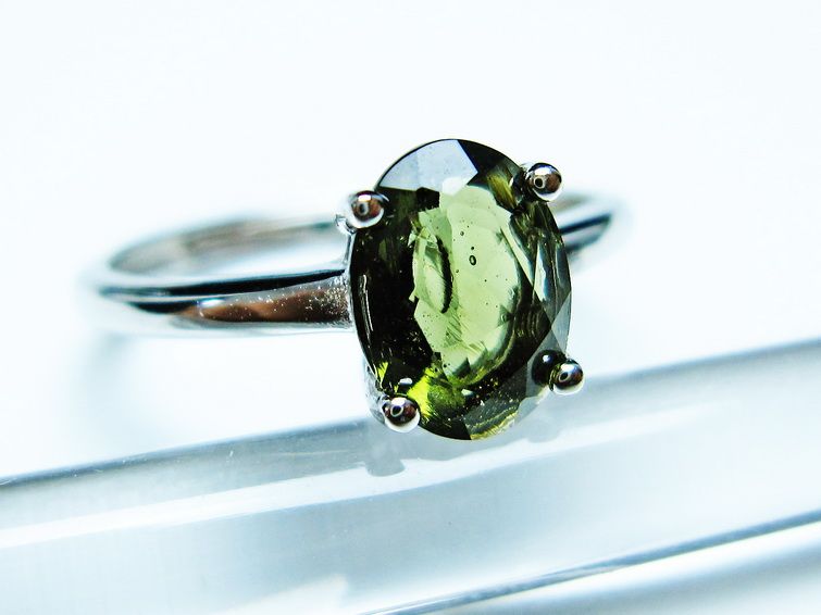 モルダバイト リング 指輪 12号 フリーサイズ 一点物 199-470