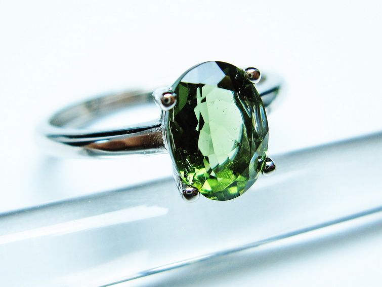 モルダバイト リング 指輪 13号 フリーサイズ 一点物 199-474