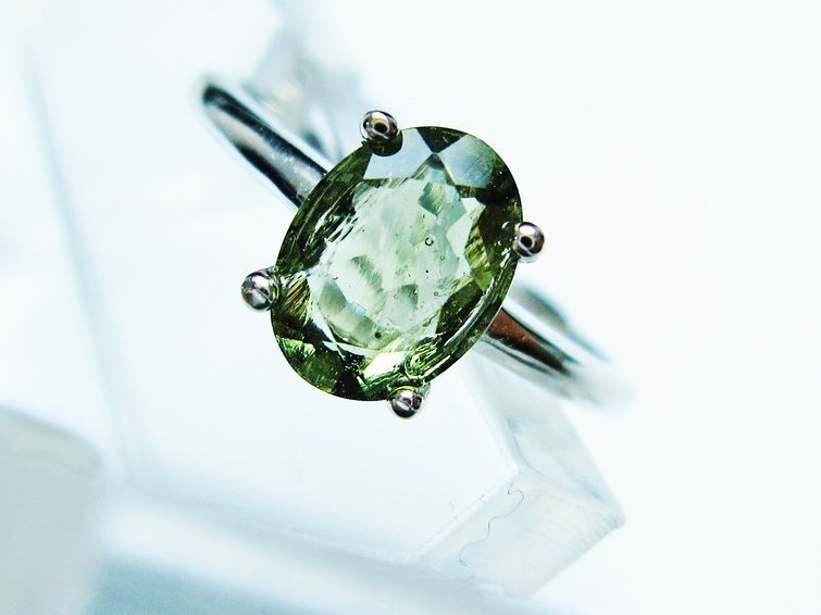 モルダバイト リング 指輪 12号 フリーサイズ 一点物 199-475