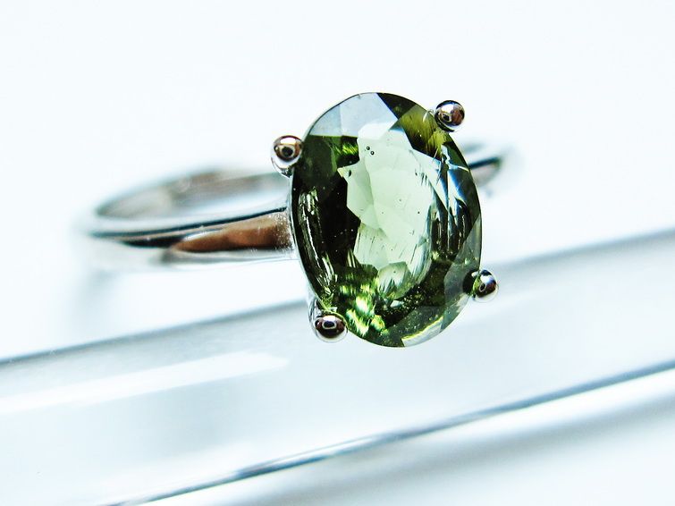 モルダバイト リング 指輪 12号 フリーサイズ 一点物 199-479