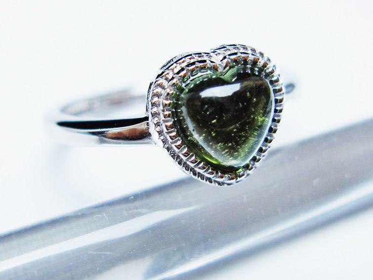 モルダバイト リング モルダウ石 指輪 ハート フリーサイズ 12号 一点物 メール便可 [M便 1/20] 199-610