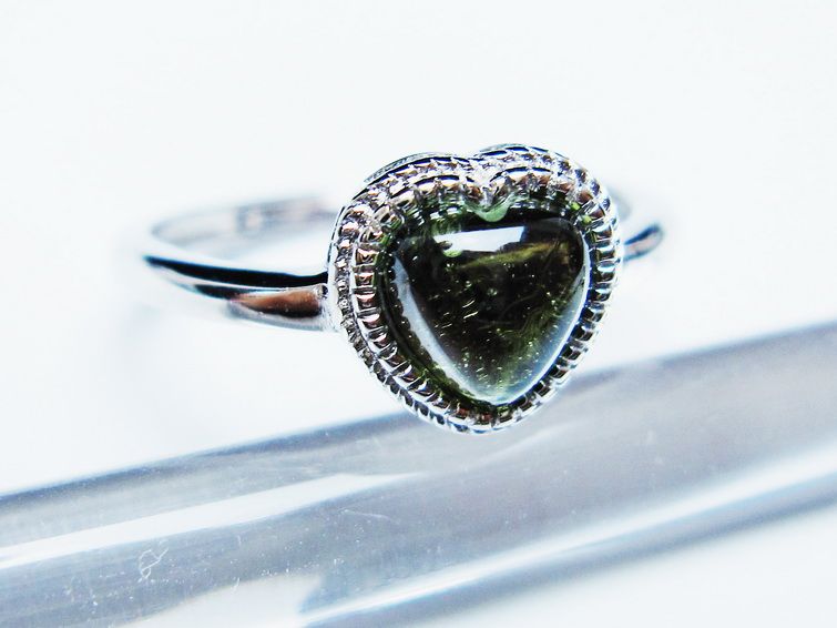 モルダバイト リング モルダウ石 指輪 ハート フリーサイズ 13号 一点物 メール便可 [M便 1/20] 199-612