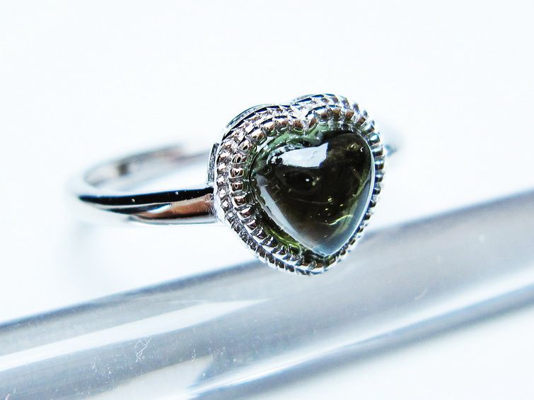 モルダバイト リング モルダウ石 指輪 ハート フリーサイズ 13号 一点物 メール便可 [M便 1/20] 199-614