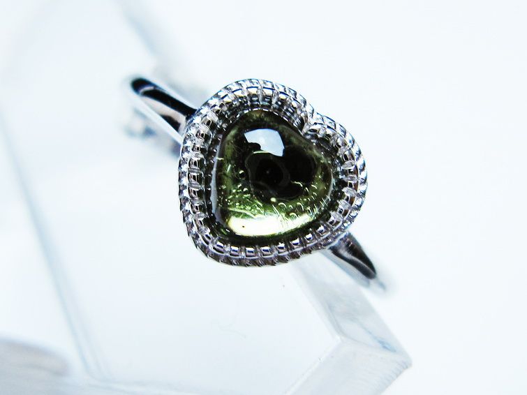 モルダバイト リング モルダウ石 指輪 ハート フリーサイズ 12号 一点物 メール便可 [M便 1/20] 199-615