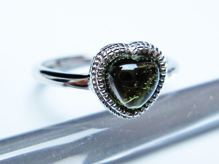 モルダバイト リング モルダウ石 指輪 ハート フリーサイズ 12号 一点物 メール便可 [M便 1/20] 199-615