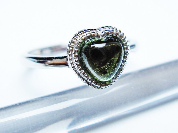 モルダバイト リング モルダウ石 指輪 ハート フリーサイズ 13号 一点物 メール便可 [M便 1/20] 199-628