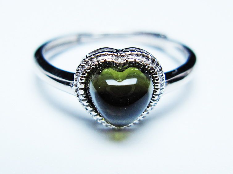 モルダバイト リング モルダウ石 指輪 ハート フリーサイズ 13号 一点物 メール便可 [M便 1/20] 199-631