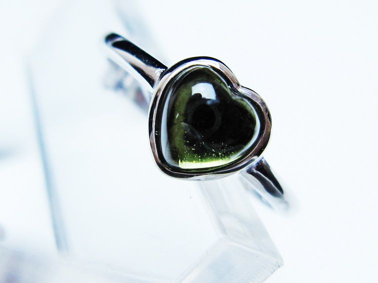 モルダバイト リング モルダウ石 指輪 ハート フリーサイズ 13号 一点物 メール便可 [M便 1/20] 199-640