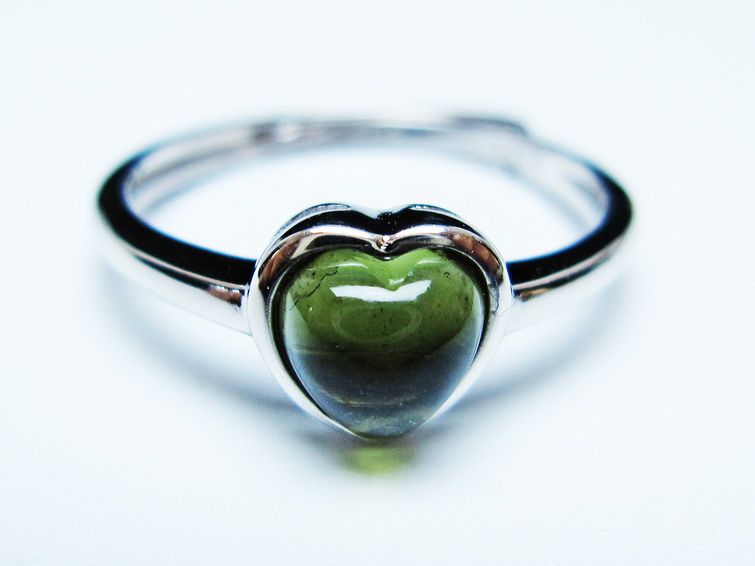 モルダバイト リング モルダウ石 指輪 ハート フリーサイズ 13号 一点物 メール便可 [M便 1/20] 199-641