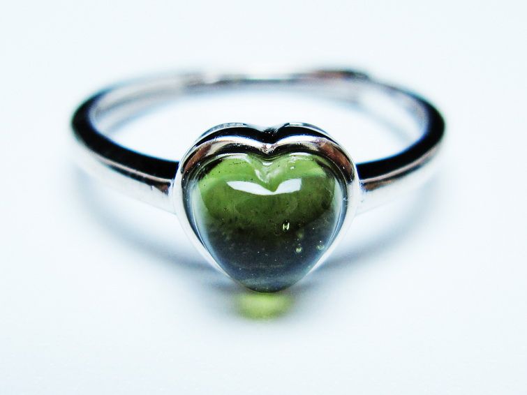モルダバイト リング モルダウ石 指輪 ハート フリーサイズ 14号 一点物 メール便可 [M便 1/20] 199-649