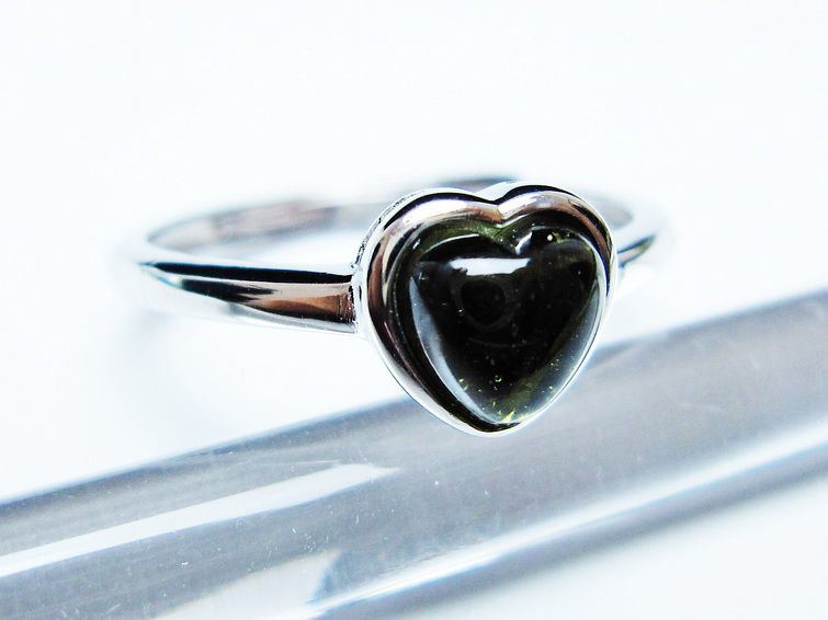 モルダバイト リング モルダウ石 指輪 ハート フリーサイズ 12号 一点物 メール便可 [M便 1/20] 199-660