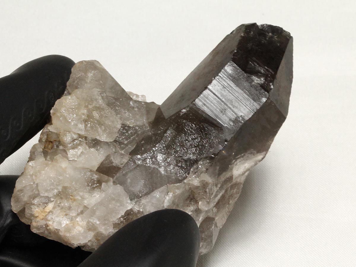 スモーキークォーツ クラスター ブラジル産 煙水晶 原石 一点物 272-323