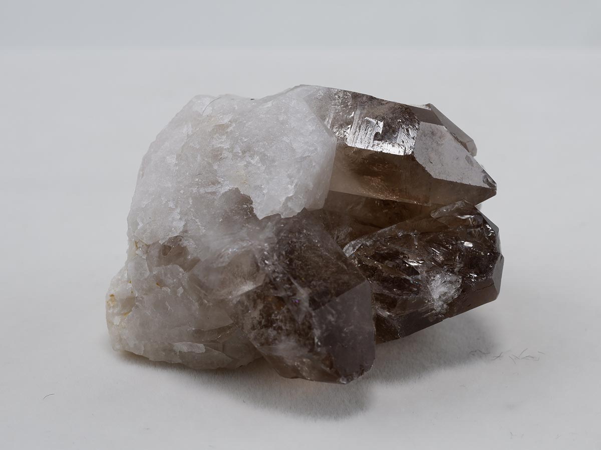 スモーキークォーツ クラスター ブラジル産 モリオン 黒水晶 原石 一点物 272-325