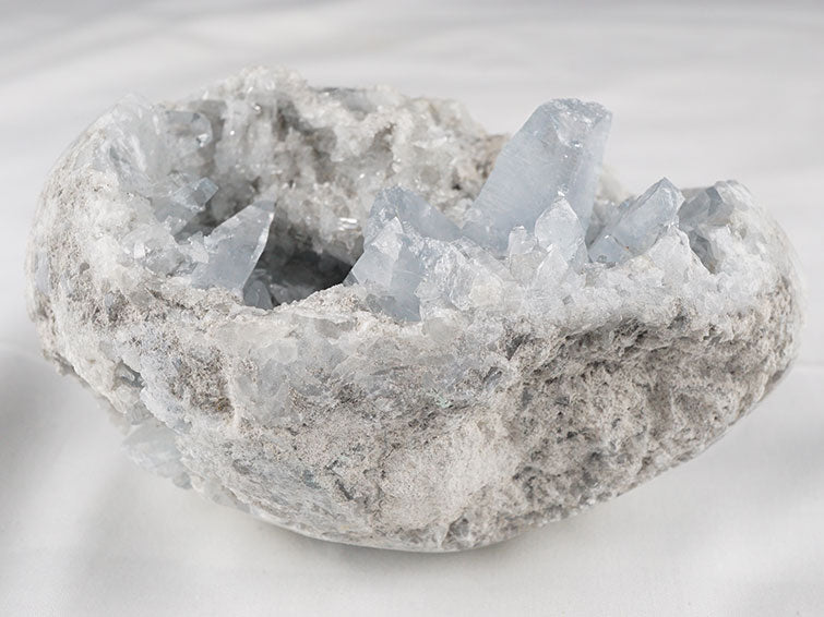 セレスタイト 天青石 原石 一点物 281-177 – 天然石・パワーストーンの東昇