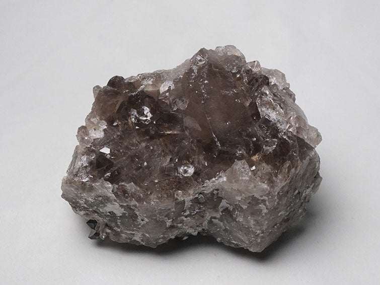 黒水晶　モリオン　スモーキークォーツ　煙水晶　天然石　パワーストーン　クラスター 2.9Kg モリオン 黒水晶 クラスター 送料無料 一点物 182-4608