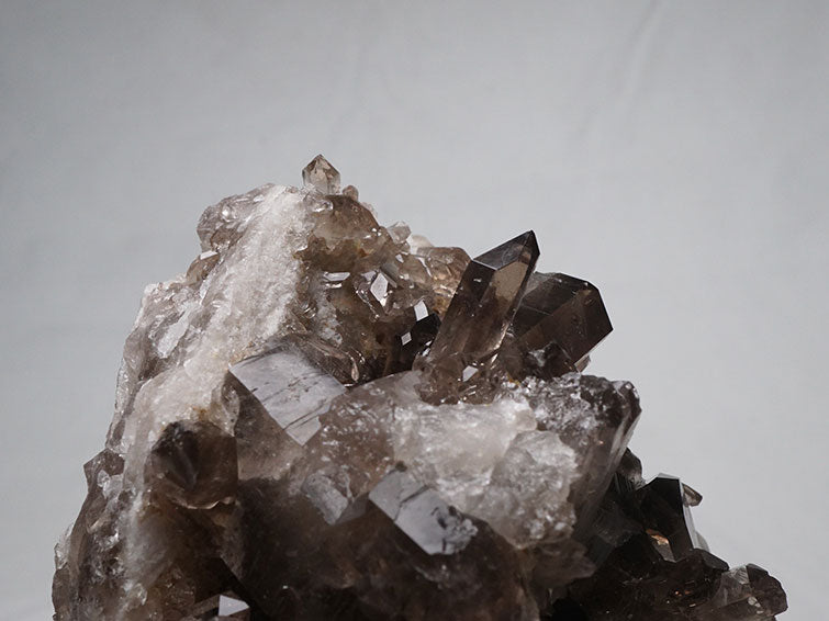 1Kg スモーキークォーツ クラスター 煙水晶 原石 モリオン 黒水晶