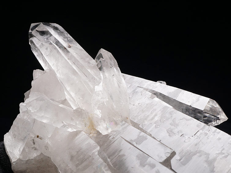 水晶クラスター 1Kg 原石 ブラジル ミナスジェライス州 コリント産 証明書付属 一点物 レムリアンシード 282-608