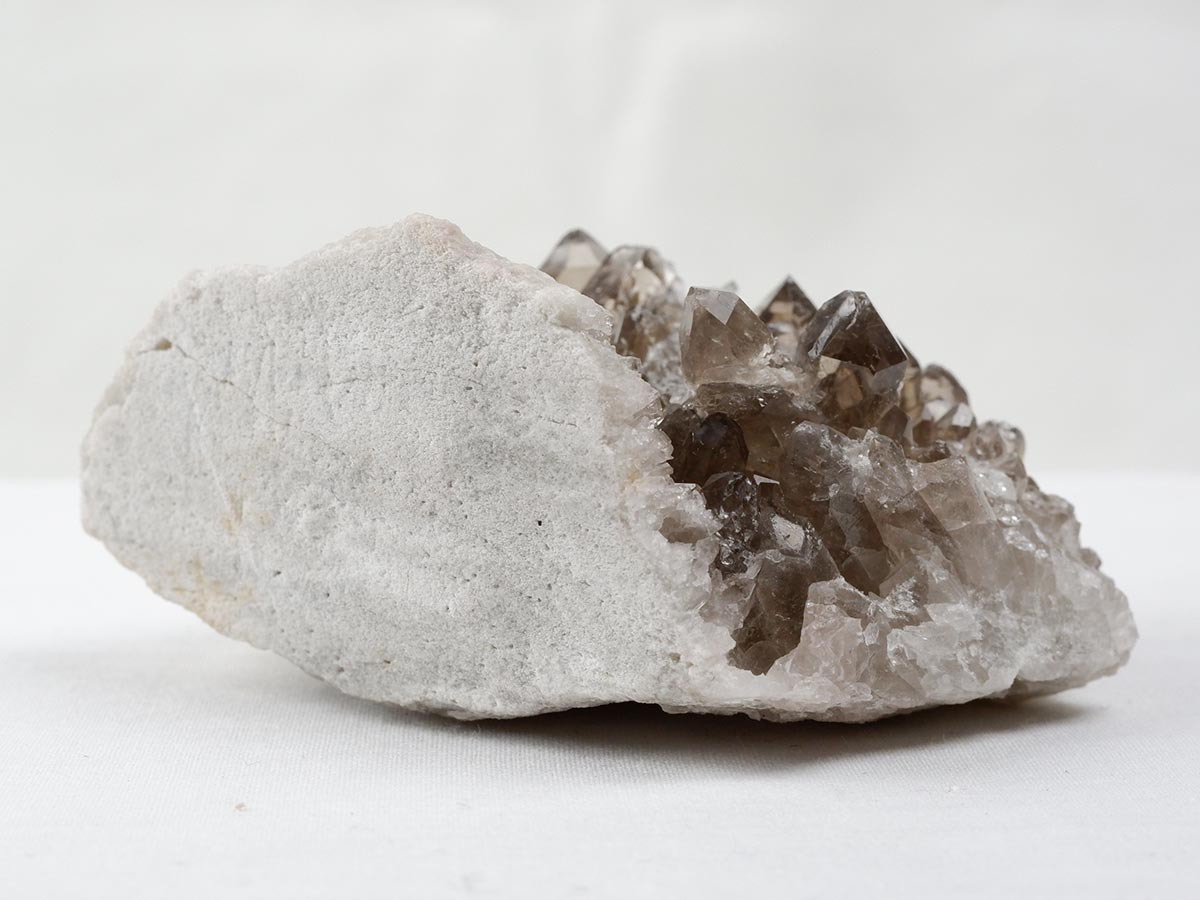 スモーキークォーツ クラスター ブラジル産 煙水晶 原石 一点物 282-721