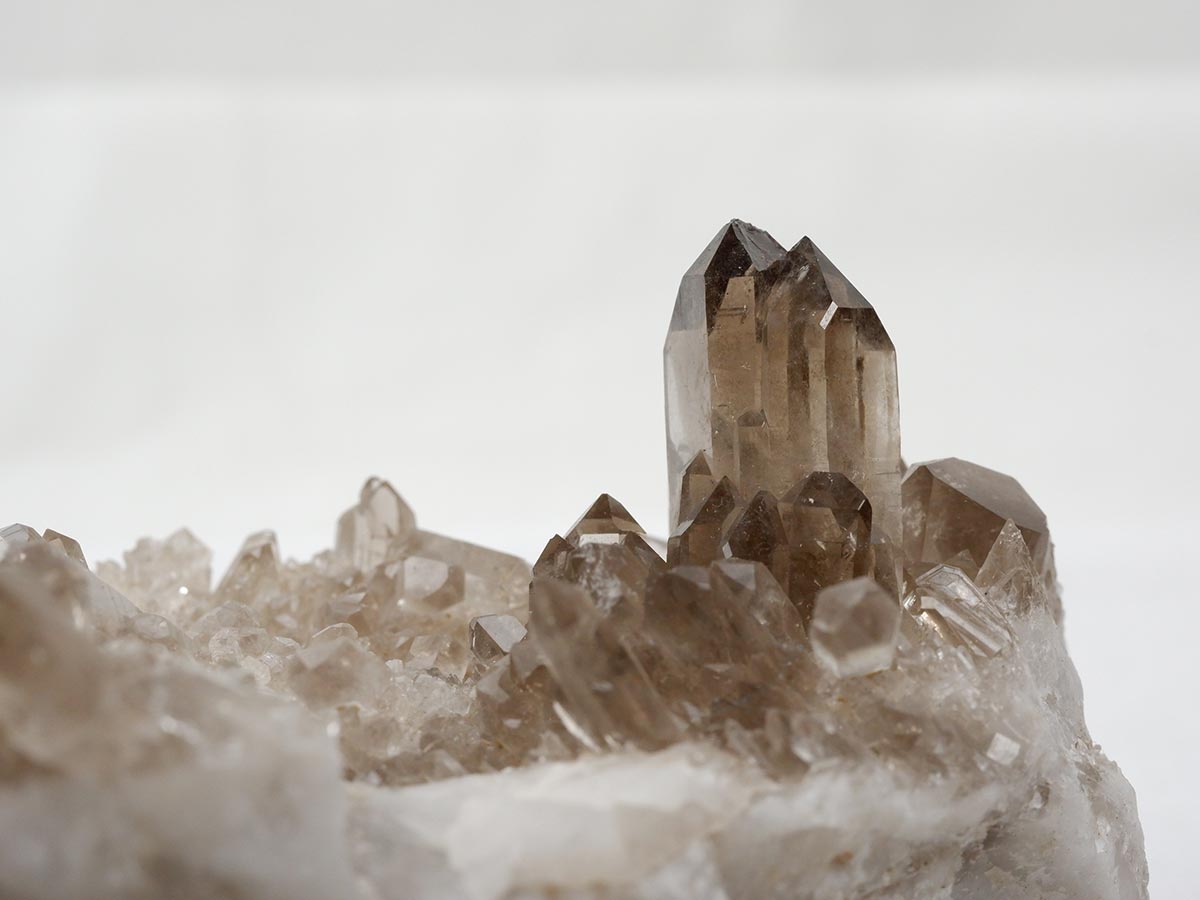 スモーキークォーツ クラスター ブラジル産 煙水晶 原石 一点物 282-727