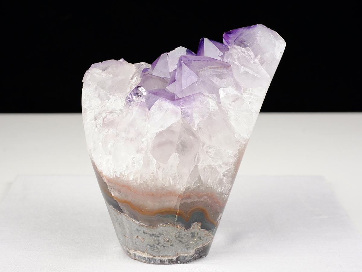 アメジストクラスター 原石 ウルグアイ産 花型 フラワー amethyst 一点物 282-753