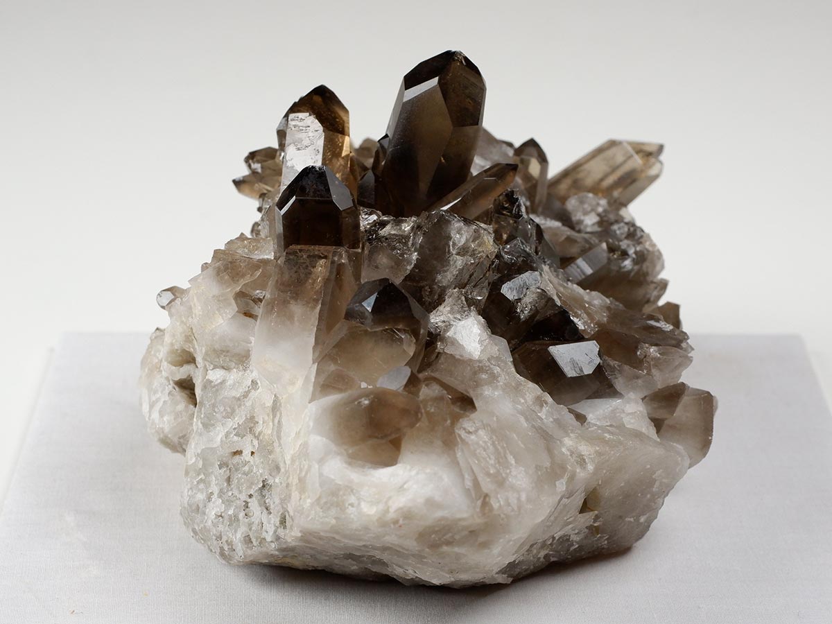 2Kg スモーキークォーツ クラスター ブラジル産 煙水晶 原石 一点物 292-53